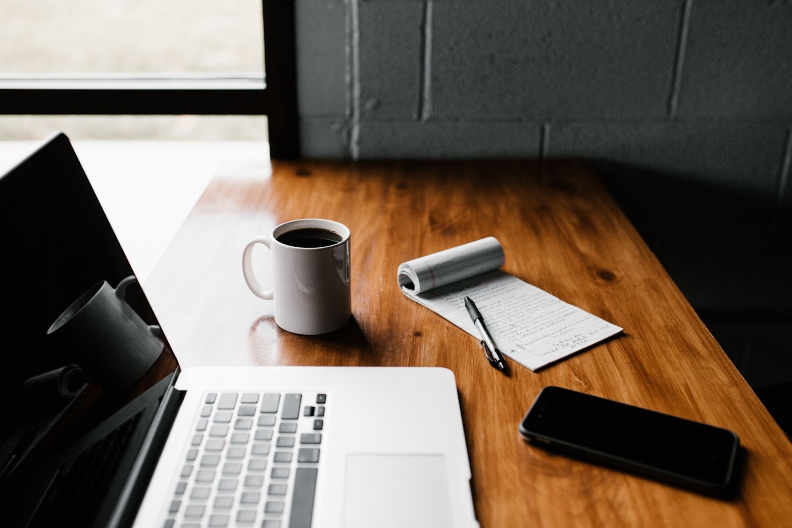 What a Results-Oriented Content Marketing Agency Delivers for Authority, Traffic &amp; Revenue